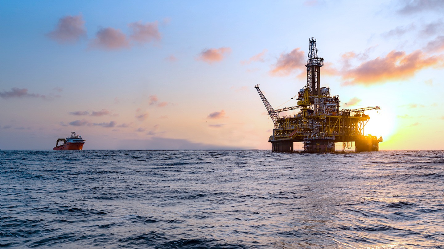  plateforme pétrolière en mer